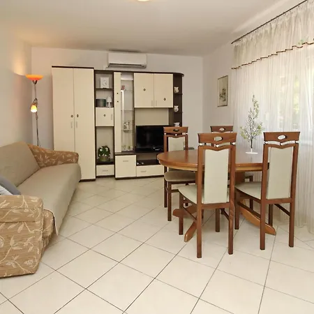 Radosna By Interhome Apartmán Šilo