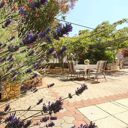 Radosna By Interhome Apartamento Šilo